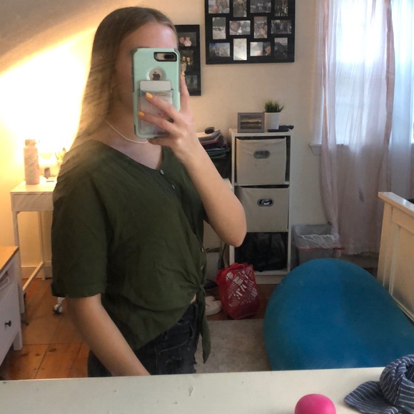 green blouse/ summer shirt - Picture 2 of 3